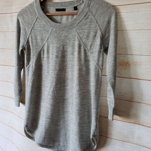 ATM 100% Cashmere Shirt Hem Long Sleeve Lightweight Round Neck Sweater Size XS - Picture 3 of 9